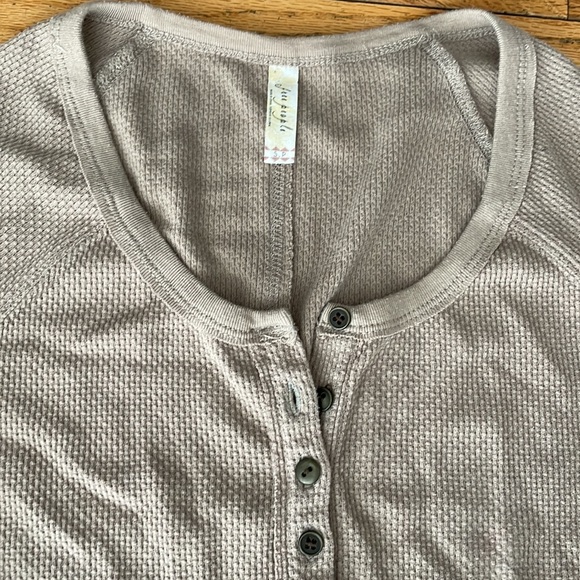 Free People Taupe Thermal - Picture 2 of 3